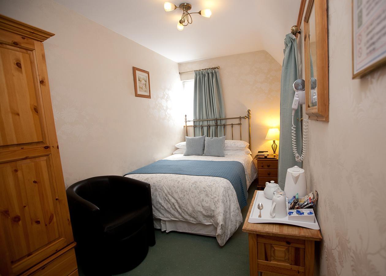 Tudor Cottage Bed & Breakfast Cambridge Exterior foto