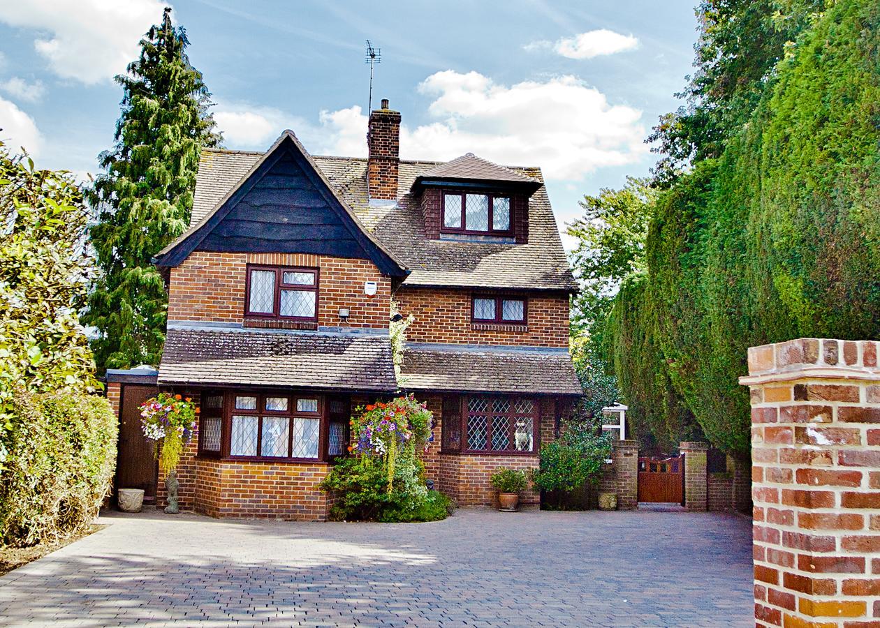 Tudor Cottage Bed & Breakfast Cambridge Exterior foto